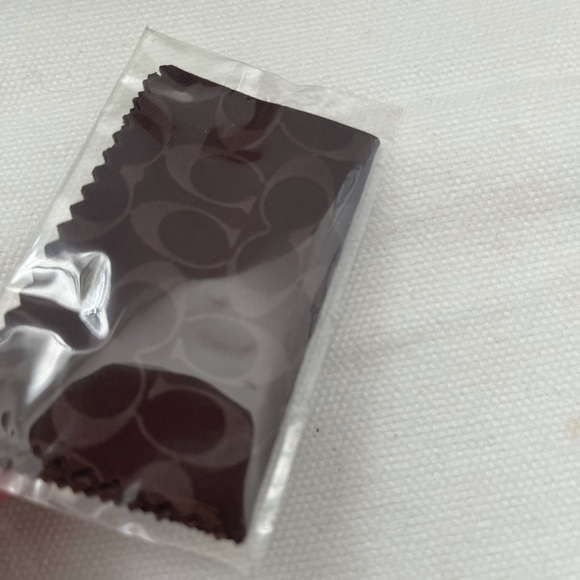 Coach sunglasses case w/cloth - Picture 2 of 5